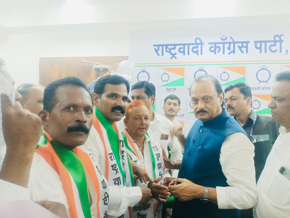 Satara Big News घिगेवाडीचे सरपंच नारायण सावंत कार्यकर्त्यांसह  राष्ट्रवादी दादा गटात