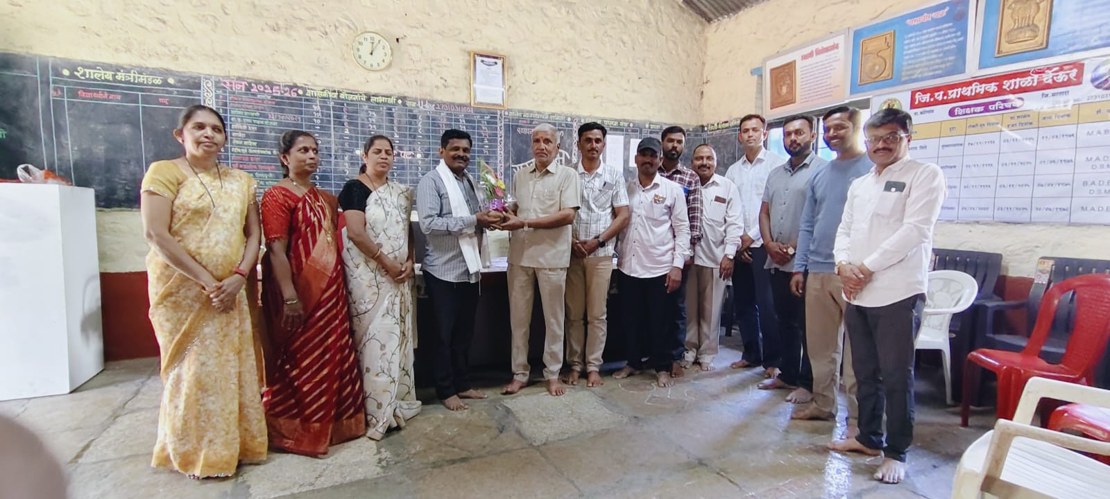 Satara News देऊर जि.प शाळेत माजी विद्यार्थी संघाची स्थापना