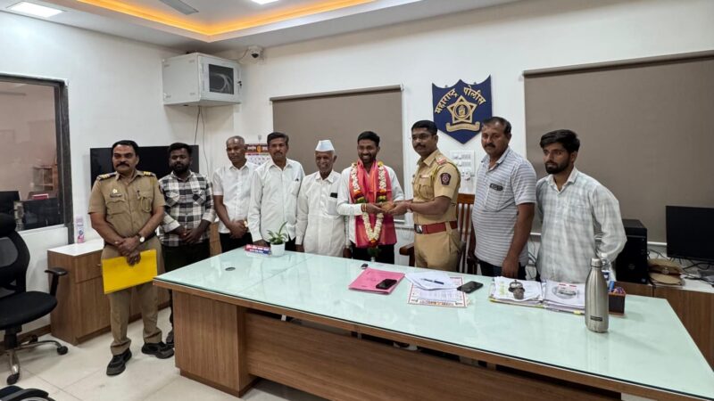 Good News त्याला रस्त्यात ४० हजार सापडले, केले प्रामाणिकपणे पोलिसात जमा 3 Good News त्याला रस्त्यात ४० हजार सापडले, केले प्रामाणिकपणे पोलिसात जमा