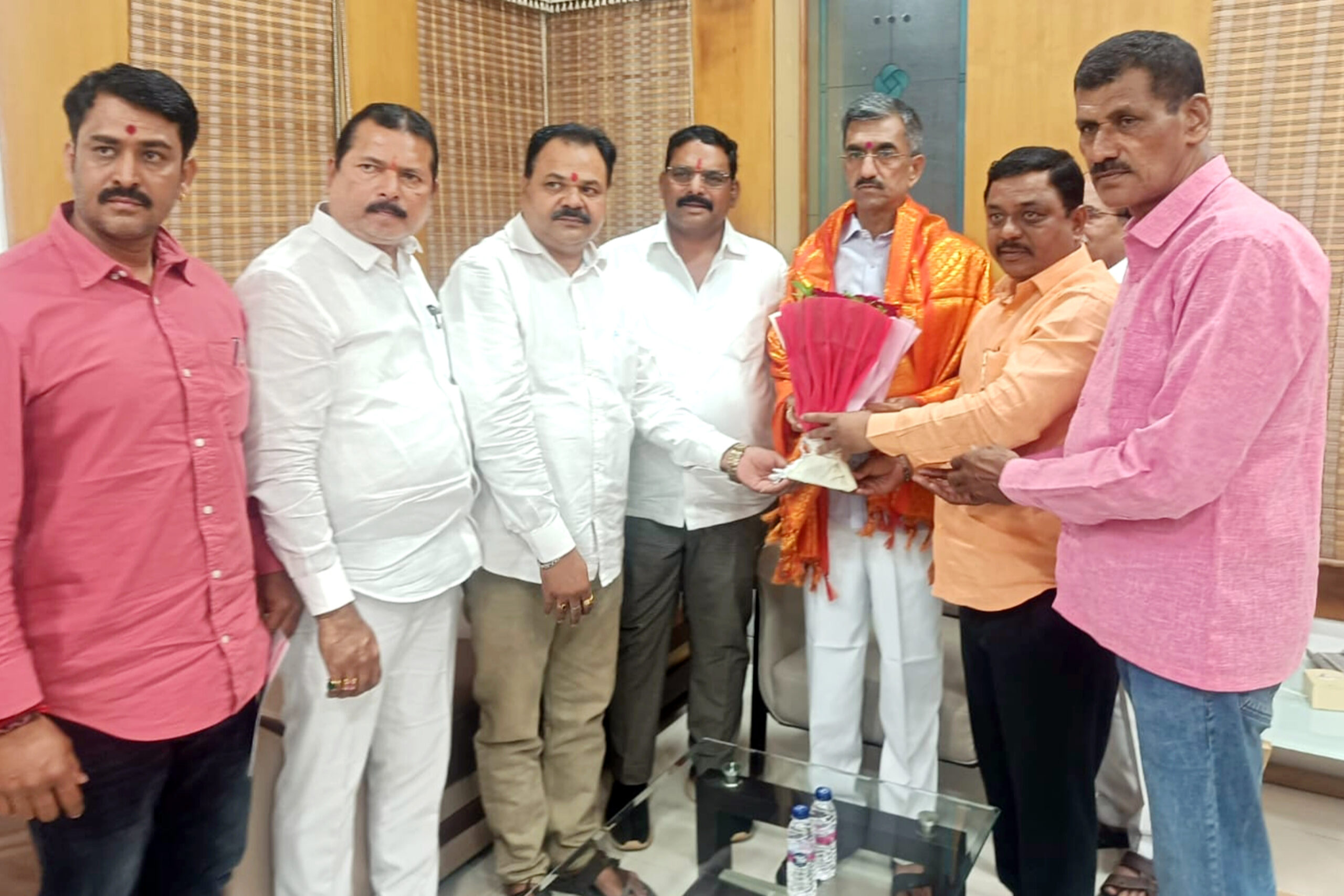 Shivsena News कोरेगावात शिवसेनेची ताकद वाढवणार, गाव तिथे शाखा अभियानाला गती देणार 1 Shivsena News कोरेगावात शिवसेनेची ताकद वाढवणार, गाव तिथे शाखा अभियानाला गती देणार