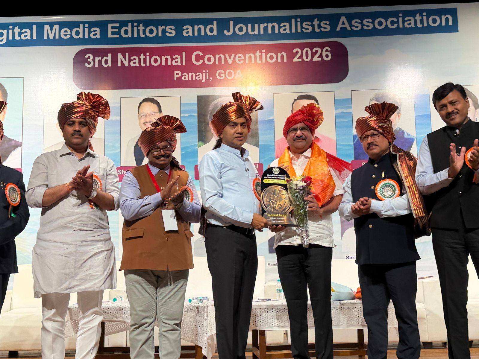 GOA NEWS गोव्याच्या मुख्यमंत्र्यांच्या हस्ते निलेश सांबरे यांचा सन्मान