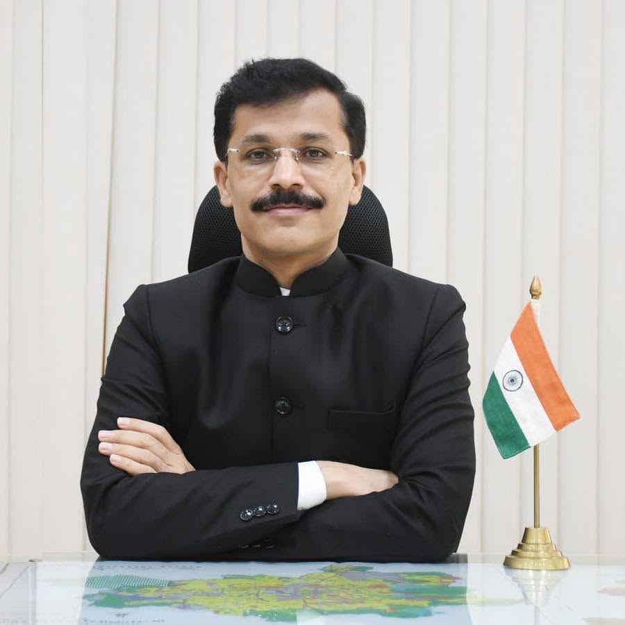 Tukaram Mundhe News खासगी रुग्णालयांना मोठा दणका! ‘आमच्याच मेडिकलमधून औषधं घ्या’ म्हणाल तर थेट लायसन्स रद्द, FDA चा कडक आदेश! 1 Tukaram Mundhe News खासगी रुग्णालयांना मोठा दणका! ‘आमच्याच मेडिकलमधून औषधं घ्या’ म्हणाल तर थेट लायसन्स रद्द, FDA चा कडक आदेश!