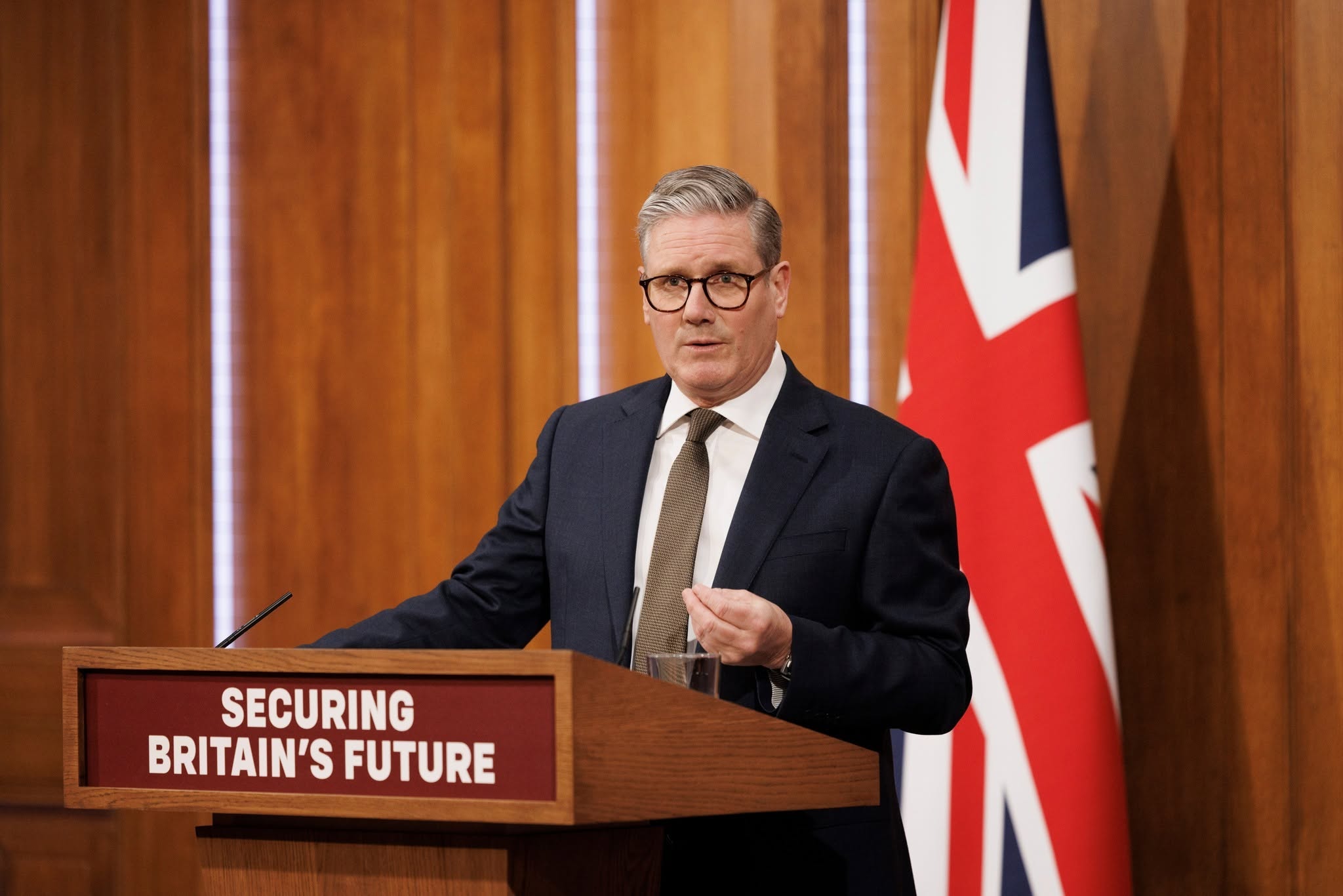 UK Prime Minister Keir Starmer Resigns या देशाच्या पंतप्रधानांचा अवघ्या २ वर्षांत राजीनामा; १० वर्षांत ६ पंतप्रधान बदलले, ‘या’ कारणामुळे जनता होती संतप्त!