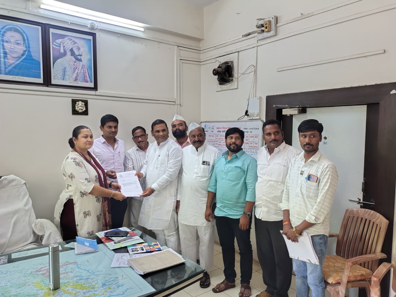 Satara News :टंचाई वाढली,वसना उपसा सिंचन योजनेचे पाणी द्या 1 Satara News :टंचाई वाढली,वसना उपसा सिंचन योजनेचे पाणी द्या