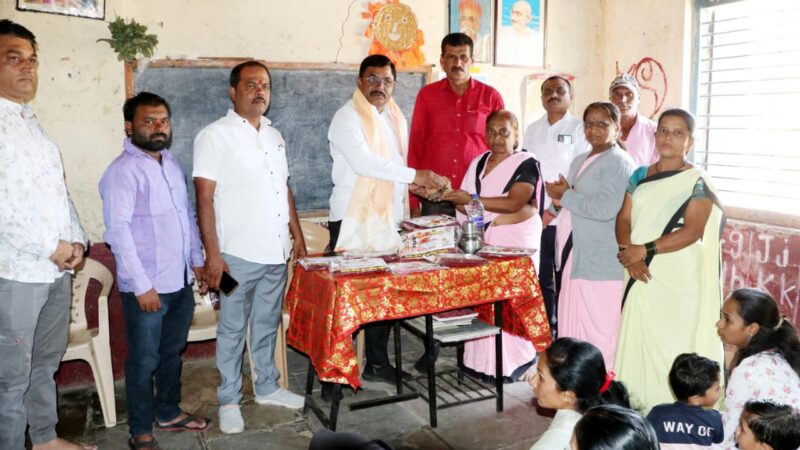 Shivsena ६० वा वर्धापन दिन, ३० अंगणवाड्या अन् चिमुकल्यांचा आनंद! कोरेगावात राजाभाऊ बर्गे यांचा ‘शिवसेना पॅटर्न’