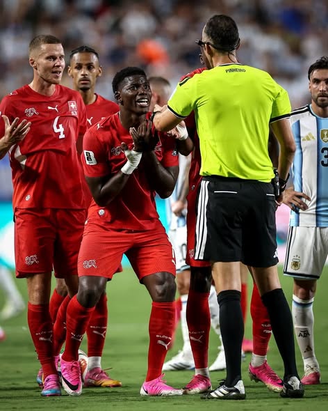Argentina vs Switzerland Live: स्वित्झर्लंडचा ‘रेड कार्ड’ने गेम बिघडवला; मेस्सीच्या अर्जेंटिनाने अतिरिक्त वेळेत ३-१ ने उडवला धूर, सेमी फायनल गाठली!