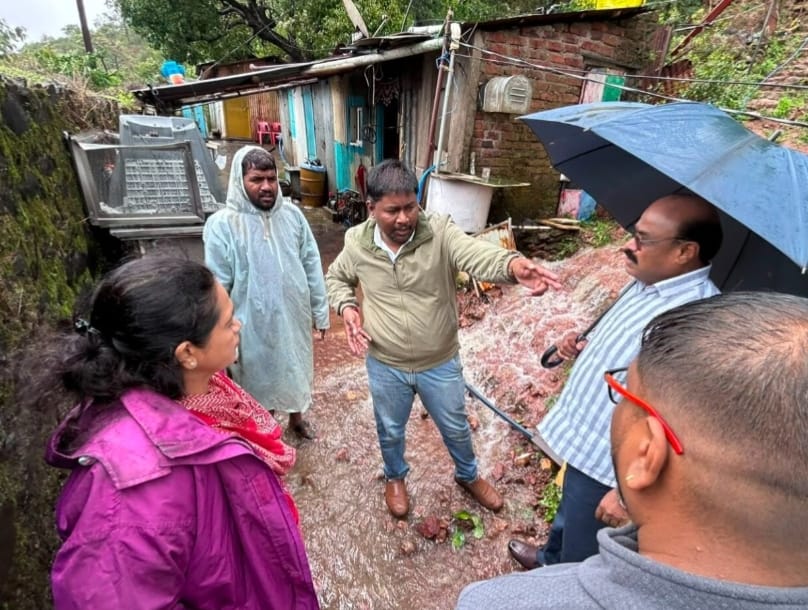 Panchgani Rain Update: मुसळधार पावसाने पाचगणी विस्कळीत; नगराध्यक्ष दिलीपभाऊ बगाडे मैदानात, रमाईनगरसह विविध भागांचा कडक दौरा! 1 Panchgani Rain Update: मुसळधार पावसाने पाचगणी विस्कळीत; नगराध्यक्ष दिलीपभाऊ बगाडे मैदानात, रमाईनगरसह विविध भागांचा कडक दौरा!
