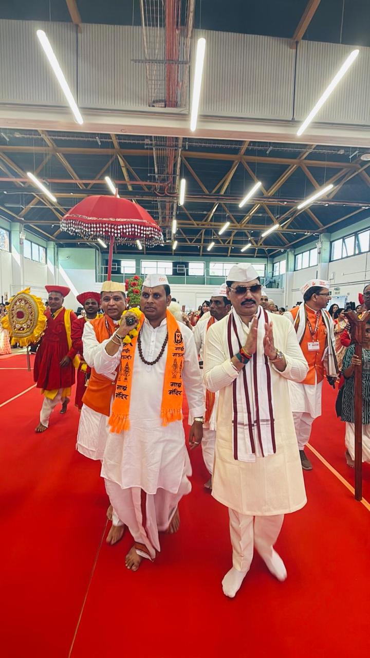 Ashadhi Ekadashi 2026: UK घुमला आषाढी एकादशीला हरिनामाचा गजर, ऐतिहासिक London to Pandharpur-‘Global Wari’चे UK मध्ये भक्तिमय स्वागत..! 1 Ashadhi Ekadashi 2026: UK घुमला आषाढी एकादशीला हरिनामाचा गजर, ऐतिहासिक London to Pandharpur-‘Global Wari’चे UK मध्ये भक्तिमय स्वागत..!