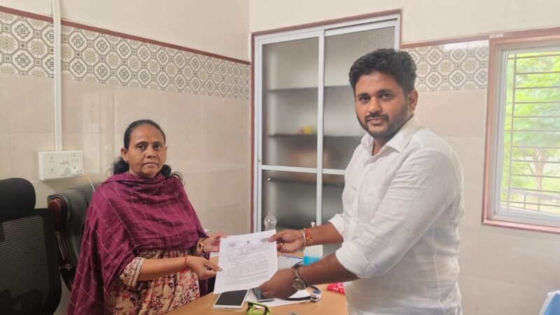 Wathar Station PHC Ambulance नागरिकांसाठी दिलासादायक! वाठार प्राथमिक आरोग्य केंद्राची १०२ रुग्णवाहिका आता अपघाती रुग्णांसाठी उपलब्ध; 4 Wathar Station PHC Ambulance नागरिकांसाठी दिलासादायक! वाठार प्राथमिक आरोग्य केंद्राची १०२ रुग्णवाहिका आता अपघाती रुग्णांसाठी उपलब्ध;