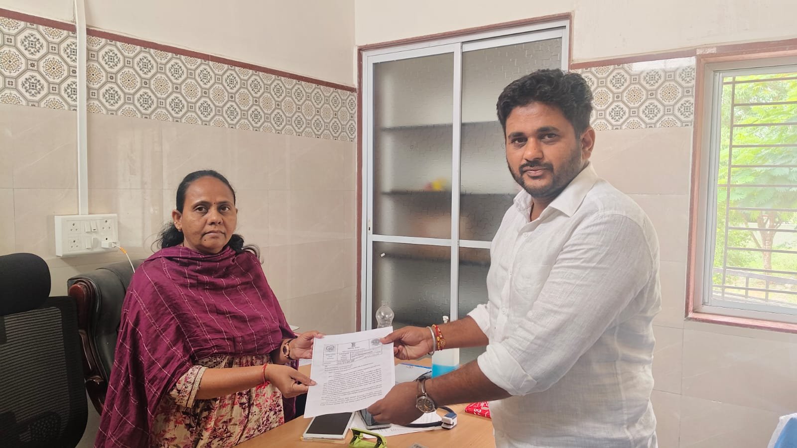 Wathar Station PHC Ambulance नागरिकांसाठी दिलासादायक! वाठार प्राथमिक आरोग्य केंद्राची १०२ रुग्णवाहिका आता अपघाती रुग्णांसाठी उपलब्ध; 1 Wathar Station PHC Ambulance नागरिकांसाठी दिलासादायक! वाठार प्राथमिक आरोग्य केंद्राची १०२ रुग्णवाहिका आता अपघाती रुग्णांसाठी उपलब्ध;