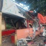 Satara Lonand Road Accident : दैव बलवत्तर अपघातामध्ये वाचला मुलगा! देऊर बसस्थानकात भरधाव ट्रक घुसला; भीषण धडकेत एसटी स्टॅंडसह उपहारगृह जमीनदोस्त... मोठा अनर्थ टळला Satara Lonand Road Accident