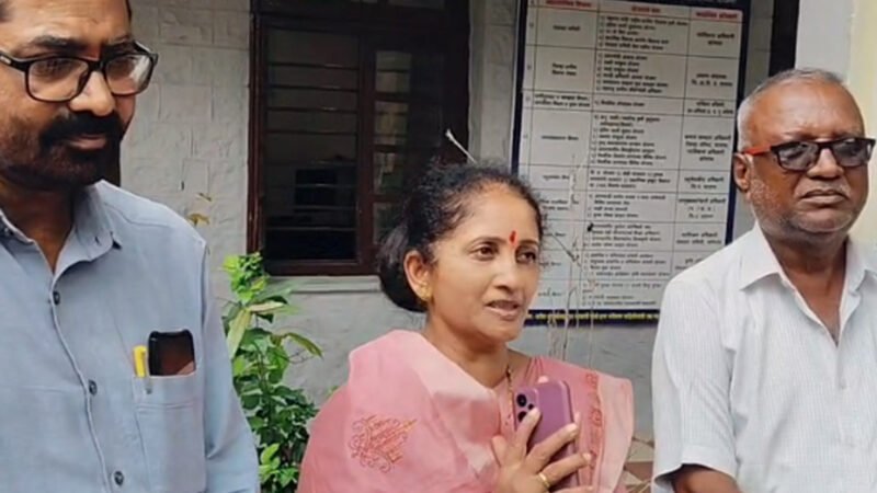 Funds Controversy 2026 : निधी वाटपात दुजाभाव, भाजपच्या  पंचायत समिती सदस्यांवर निधीसाठी आंदोलनाची वेळ! अनिता भोईटेंचा राष्ट्रवादीवर गंभीर आरोप