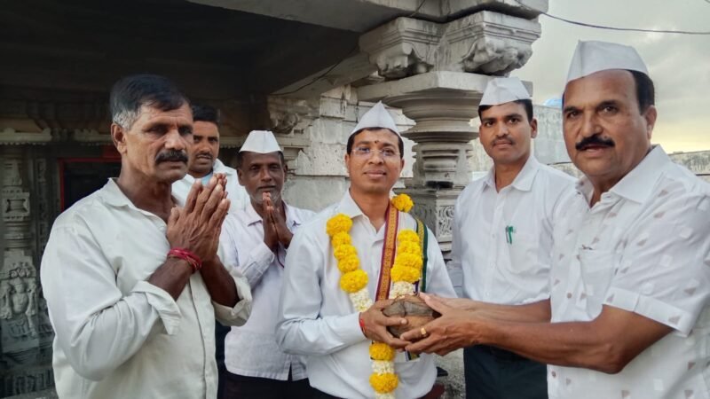 Deur Vitthal Temple Restoration प्रतिपंढरपूर देऊर येथील १२ व्या शतकातील पुरातन श्री विठ्ठल रुक्मिणी मंदिराला पुरातत्व विभागाच्या संचालकांची भेट;