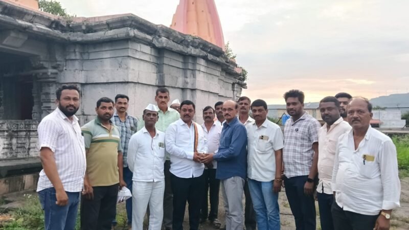 Vittal Temple Deur देऊर येथील पुरातन विठ्ठल मंदिर विकासासाठी पालकमंत्री शंभूराज देसाई यांच्याकडे पाठपुरावा करणार