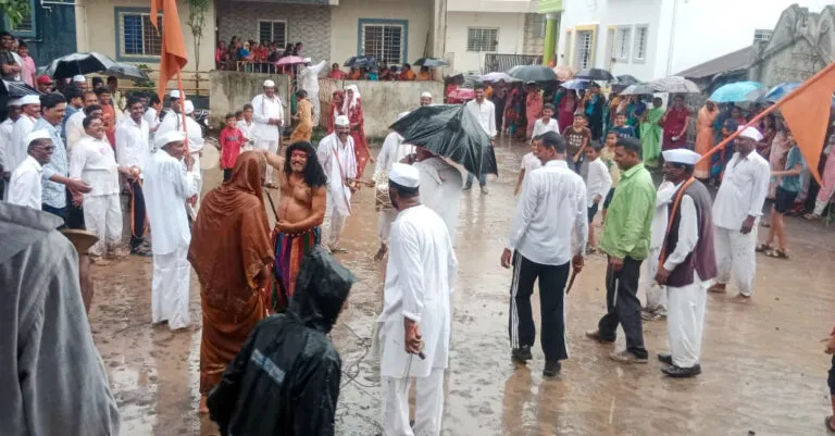 आमचा विठोबा टिपरं खेळं' च्या सुरात गोपालकाला गोड झाला 16 goapalkala